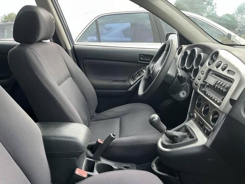 2003 Pontiac Vibe Base