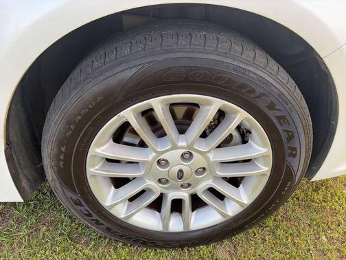 White 2013 Ford Flex SEL