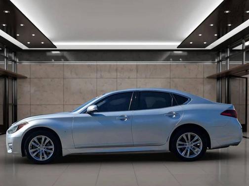 2015 INFINITI Q70 3.7 AWD 4dr Sedan