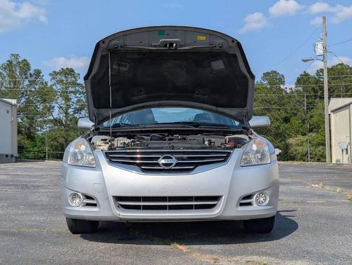 Radiant Silver Metallic 2010 Nissan Altima 2.5 S