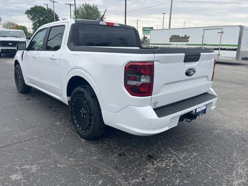 2025 Ford Maverick Lobo Standard