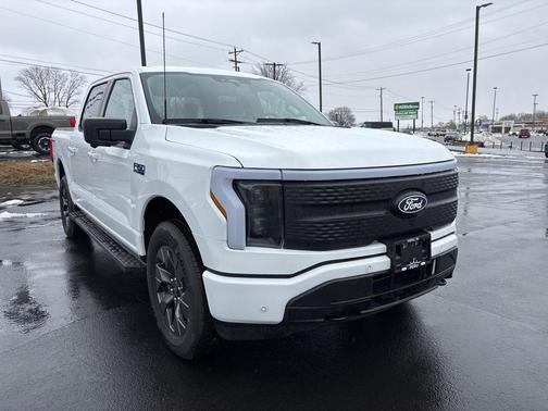 2025 Ford F-150 Lightning Flash