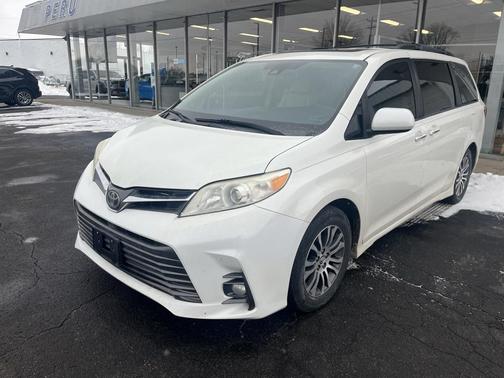 2018 Toyota Sienna XLE