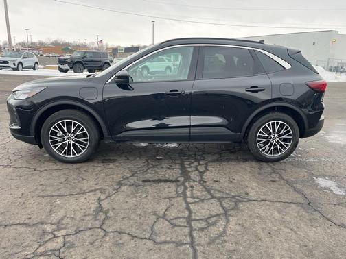 2024 Ford Escape PHEV SE