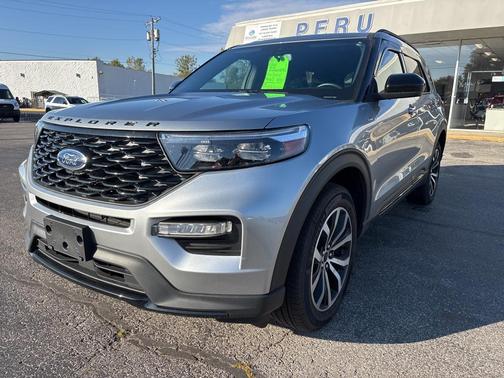 2024 Ford Explorer ST-Line