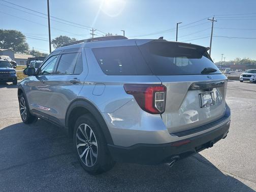 2024 Ford Explorer ST-Line