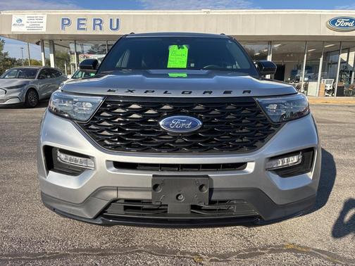 2024 Ford Explorer ST-Line