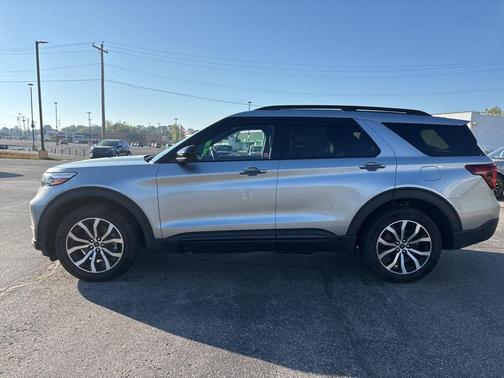 2024 Ford Explorer ST-Line
