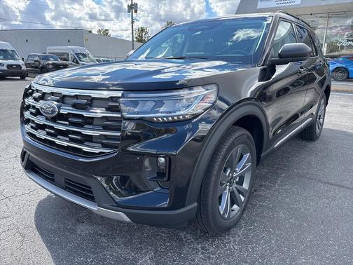 2025 Ford Explorer Active