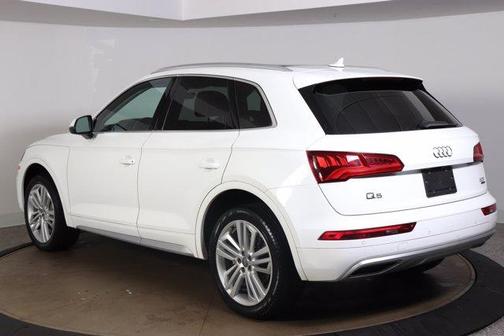 Photo 2 of 19 of 2018 Audi Q5 2.0T Premium Plus