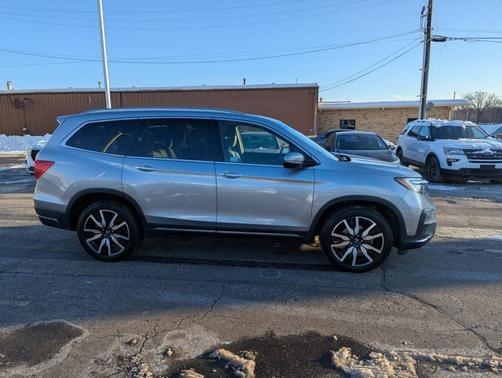 2019 Honda Pilot Touring 8-Passenger