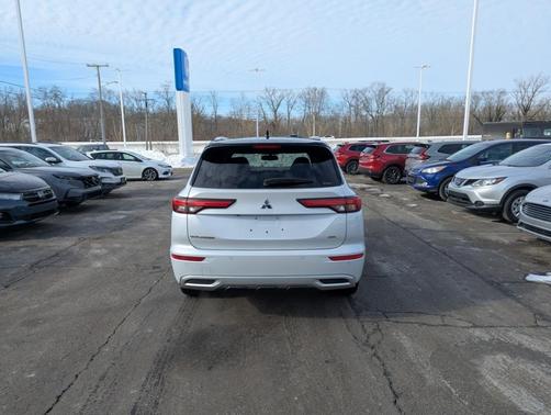 2023 Mitsubishi Outlander SEL