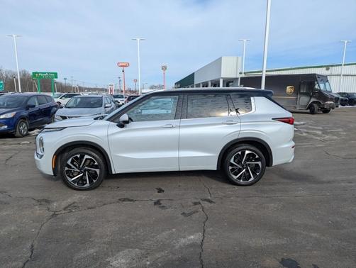 2023 Mitsubishi Outlander SEL