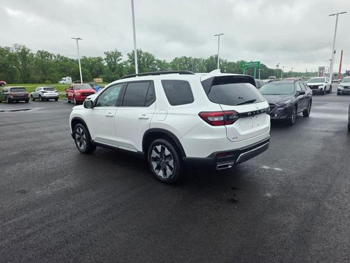 Platinum White Pearl 2026 Honda Pilot Elite