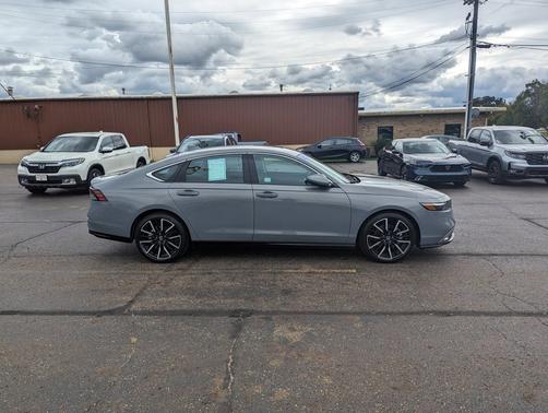 2025 Honda Accord Hybrid