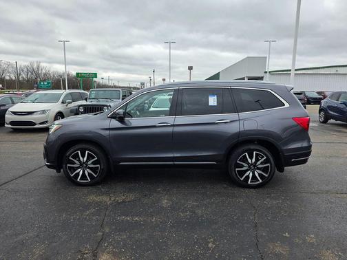 Modern Steel Metallic 2022 Honda Pilot Touring 7-Passenger