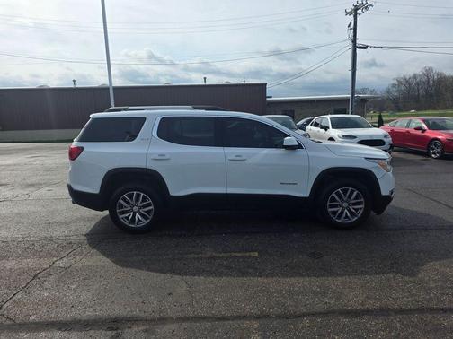 Summit White 2018 GMC Acadia SLE-2