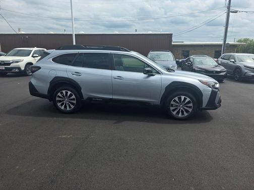 Ice Silver Metallic 2025 Subaru Outback Limited