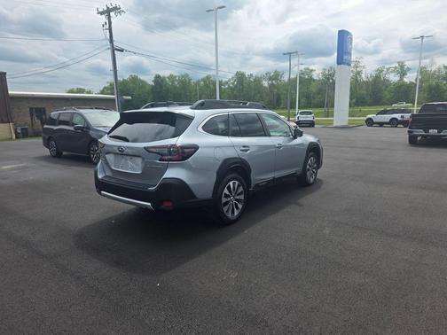 Ice Silver Metallic 2025 Subaru Outback Limited