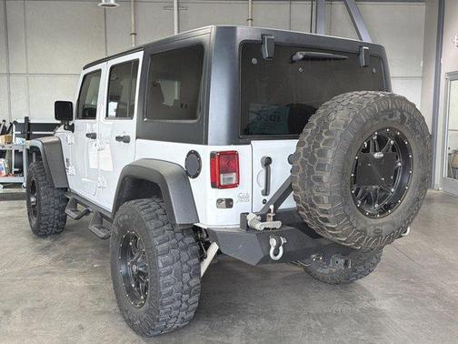 Bright White Clearcoat 2015 Jeep Wrangler Unlimited Sahara
