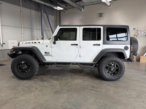 Bright White Clearcoat 2015 Jeep Wrangler Unlimited Sahara