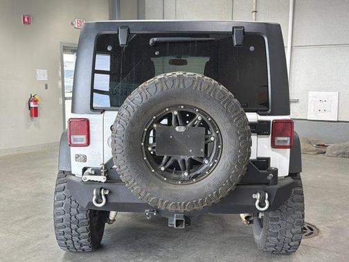 Bright White Clearcoat 2015 Jeep Wrangler Unlimited Sahara