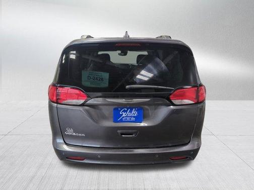 2021 Chrysler Voyager LX