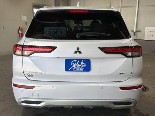 White Diamond 2024 Mitsubishi Outlander SEL