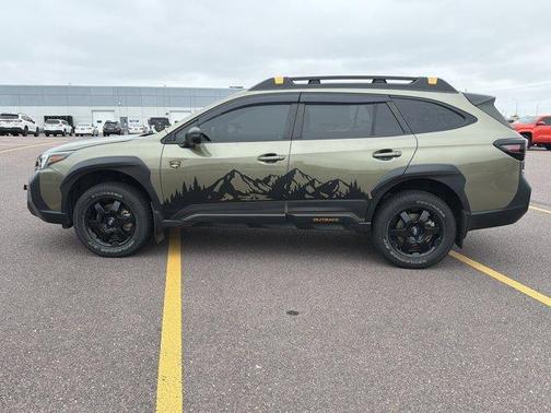 Autumn Green Metallic 2022 Subaru Outback Wilderness