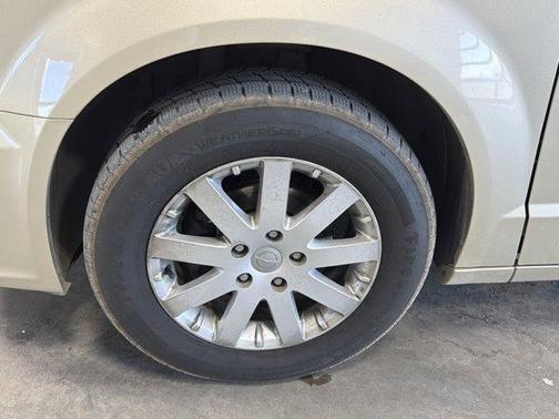 2011 Chrysler Town & Country Touring-L