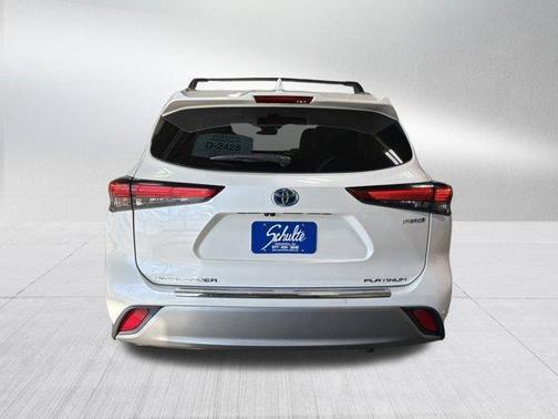 2021 Toyota Highlander Hybrid Platinum
