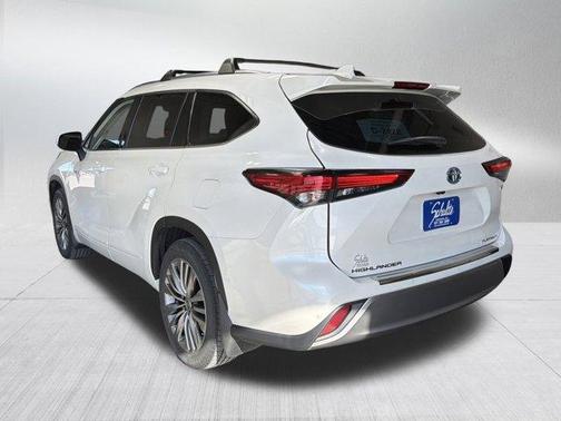 2021 Toyota Highlander Hybrid Platinum
