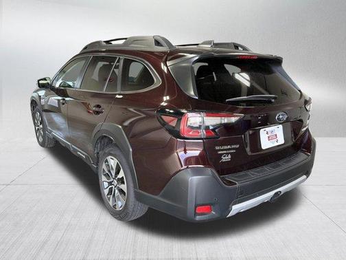 Crystal White Pearl 2024 Subaru Outback Limited