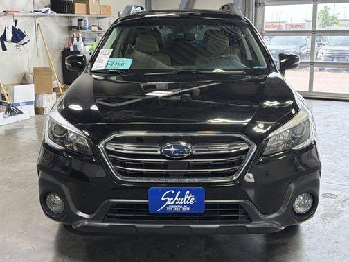 Crystal Black Silica 2019 Subaru Outback 2.5i Premium