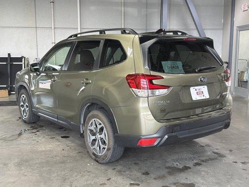 Autumn Green Metallic 2024 Subaru Forester Premium
