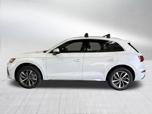 Glacier White Metallic 2023 Audi Q5 45 S line Premium Plus