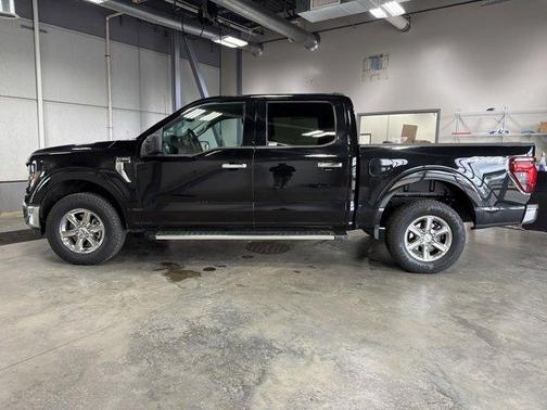 Agate Black Metallic 2025 Ford F-150 XLT