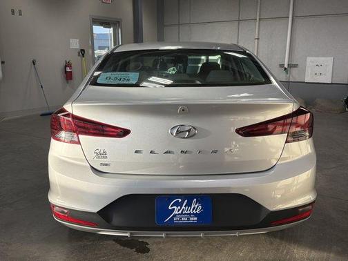 2020 Hyundai ELANTRA SE