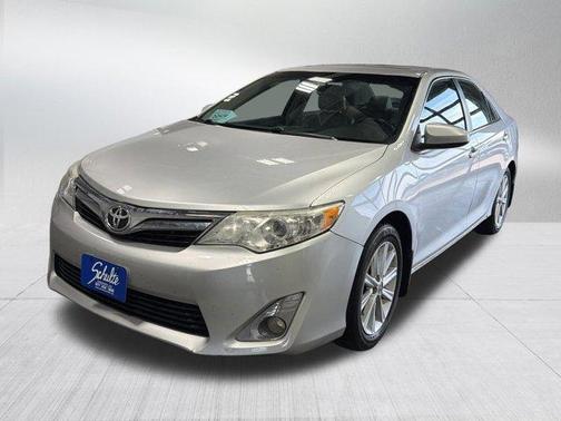 Classic Silver Metallic 2013 Toyota Camry XLE