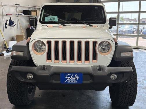 Bright White Clearcoat 2018 Jeep Wrangler Unlimited Sport