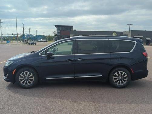 2020 Chrysler Pacifica Touring-L Plus