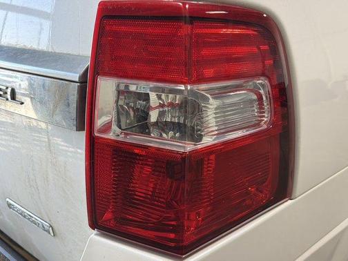 White Platinum Tri-Coat Metallic 2017 Ford Expedition EL Platinum