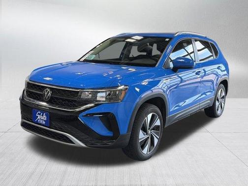 Cornflower Blue 2024 Volkswagen Taos 1.5T SE