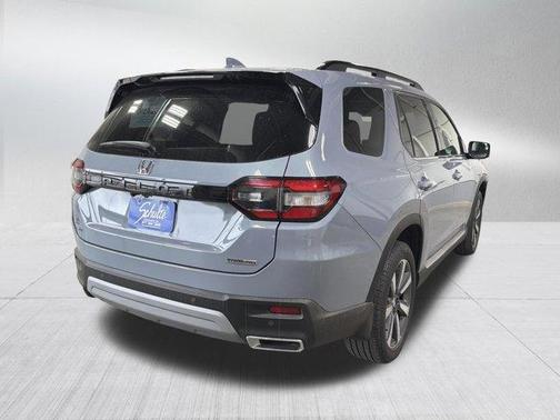 Sonic Gray Pearl 2025 Honda Pilot Touring