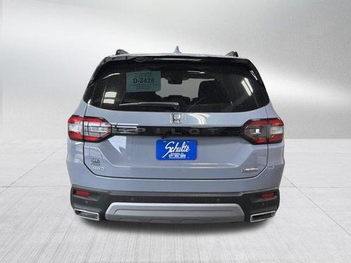 Sonic Gray Pearl 2025 Honda Pilot Touring