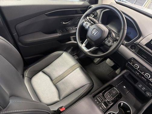 Sonic Gray Pearl 2025 Honda Pilot Touring
