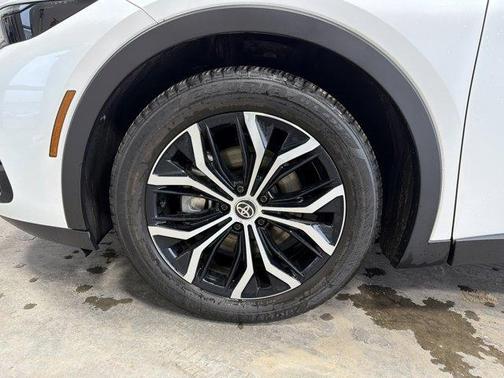 2023 Toyota Crown XLE