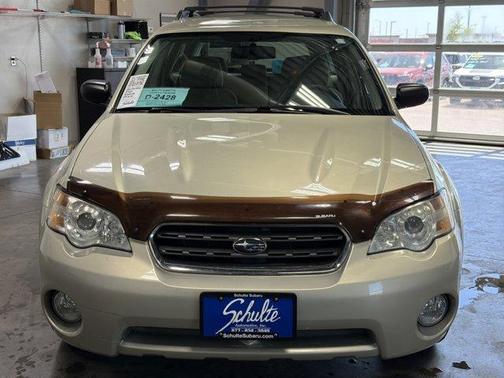 Gold 2007 Subaru Outback 2.5i