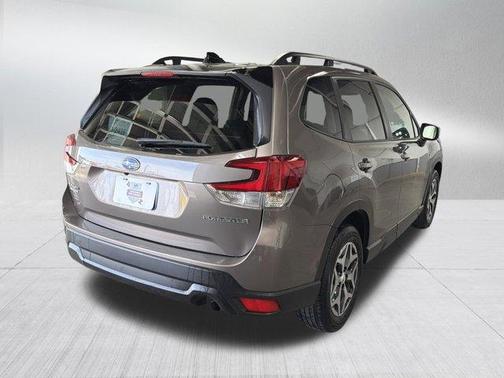 Brilliant Bronze Metallic 2024 Subaru Forester Premium