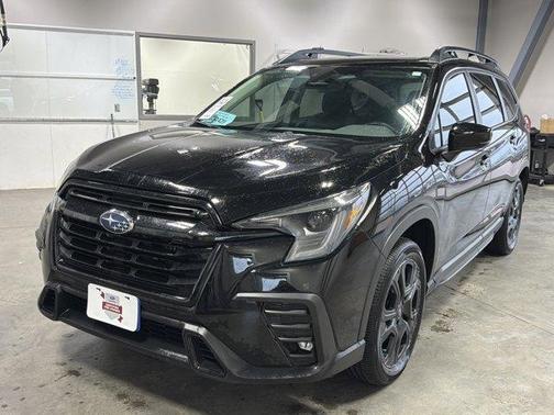 Crystal Black Silica 2025 Subaru Ascent Onyx Edition